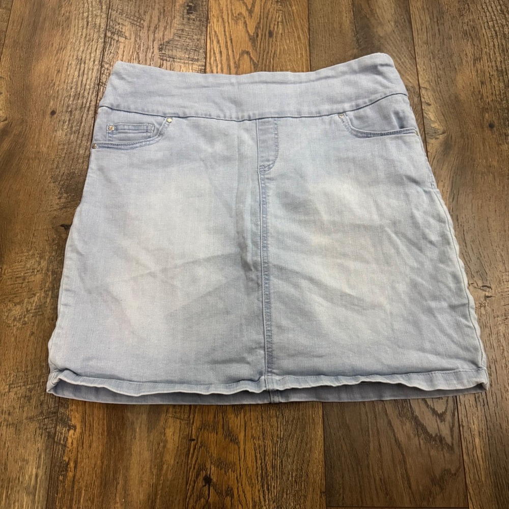S.C. & CO. Womens Light Wash Denim Skort Pull On Stretch Large Pocket Coquette